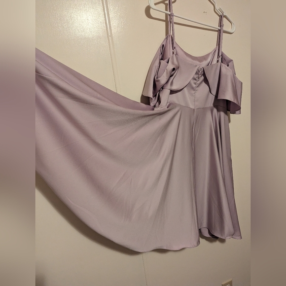 NWOT LE CHATEAU 'Satin Cold Shoulder' Lavender Midi Dress Size L With POCKETS - Picture 3 of 9